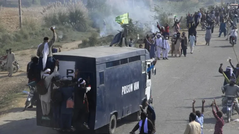 pakista-tlp-protest-1760165261